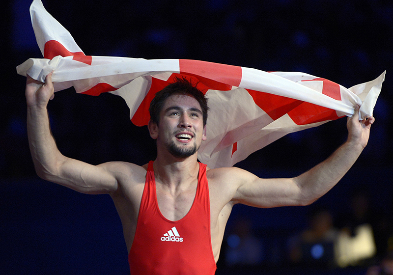 ემოციური კადრები: ხინჩეგაშვილი ევროპის ჩემპიონია, ლადომ რუსი მოჭიდავე დაამარცხა