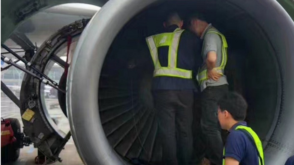 ცრუმორწმუნე მოხუცმა თვითმფრინავის ძრავში მონეტები ჩაყარა, რის გამოც ფრენა 5 საათით გადაიდო