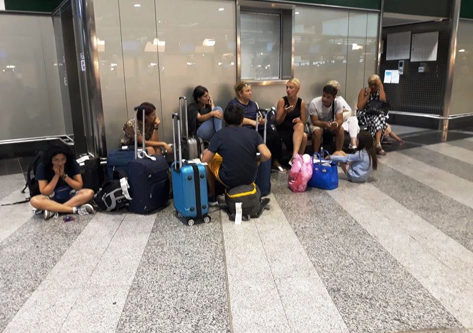 “აეროპორტში დაგვტოვეს 18 ადამიანი, მათ შორის სამი ბავშვი” – რას ედავება WizzAir-ს ქართველი მგზავრი